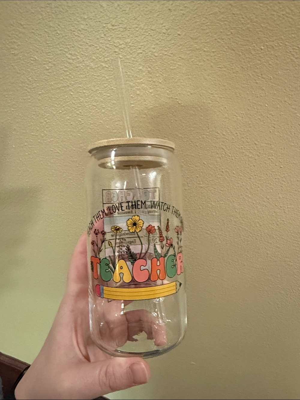 Glass teacher cup with lid and straw
